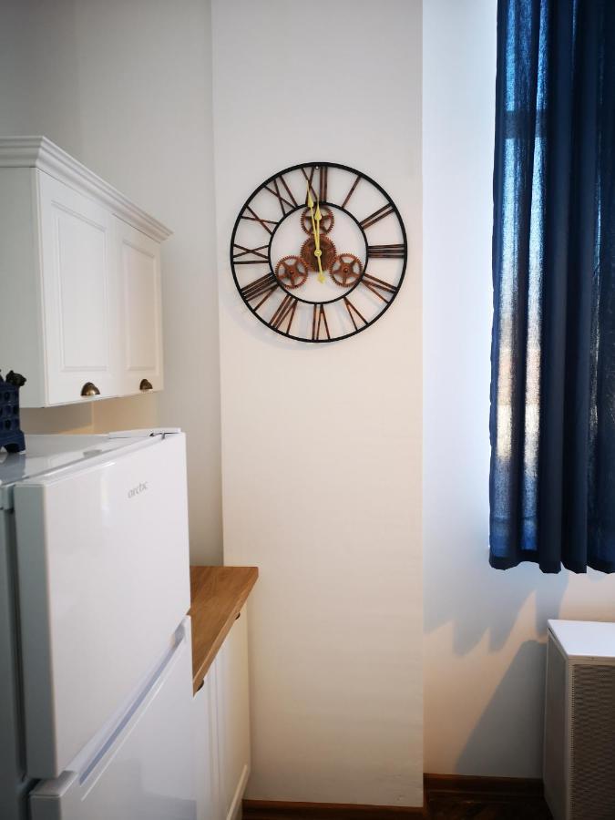 Weisz Apartment-City Center-Free Private Parking,Wifi,Ac Carei Exterior photo