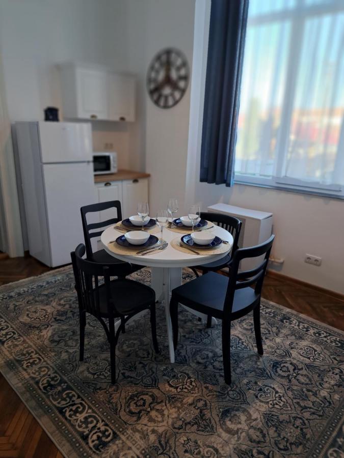 Weisz Apartment-City Center-Free Private Parking,Wifi,Ac Carei Exterior photo
