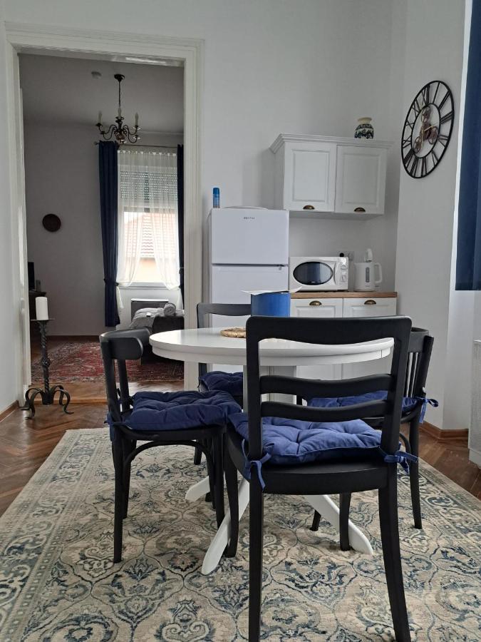 Weisz Apartment-City Center-Free Private Parking,Wifi,Ac Carei Exterior photo